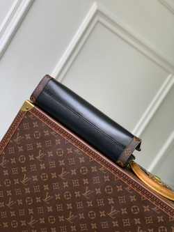 Louis Vuitton Nova PM