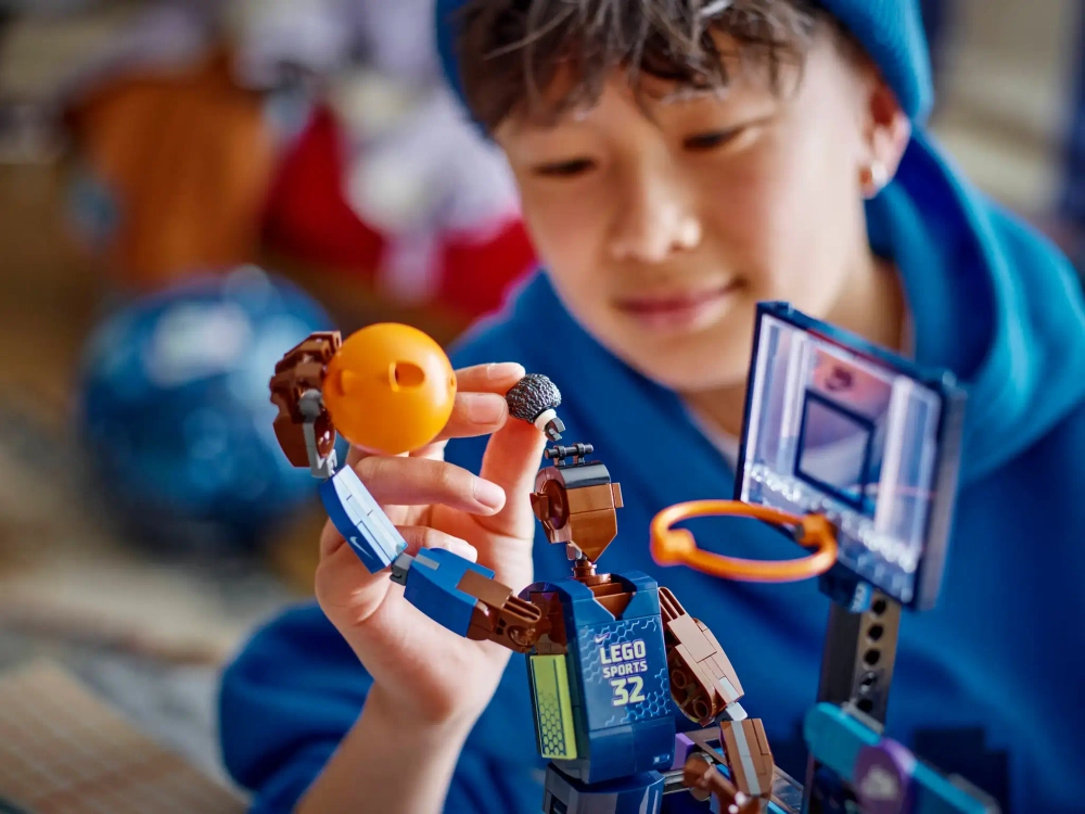 Конструктор LEGO 43010 Nike Верный бросок