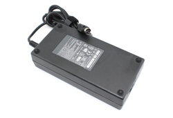 Блок питания (сетевой адаптер) для ноутбуков Toshiba 19V 9.5A 4Pin Male (Round 10mm) HC