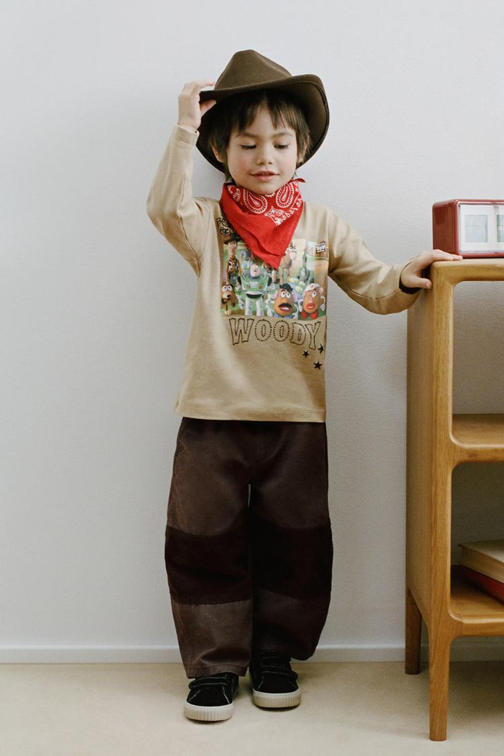 ZARA ФУТБОЛКА С ПРИНТОМ TOY STORY © DISNEY PIXAR, СВЕТЛО-КОРИЧНЕВЫЙ