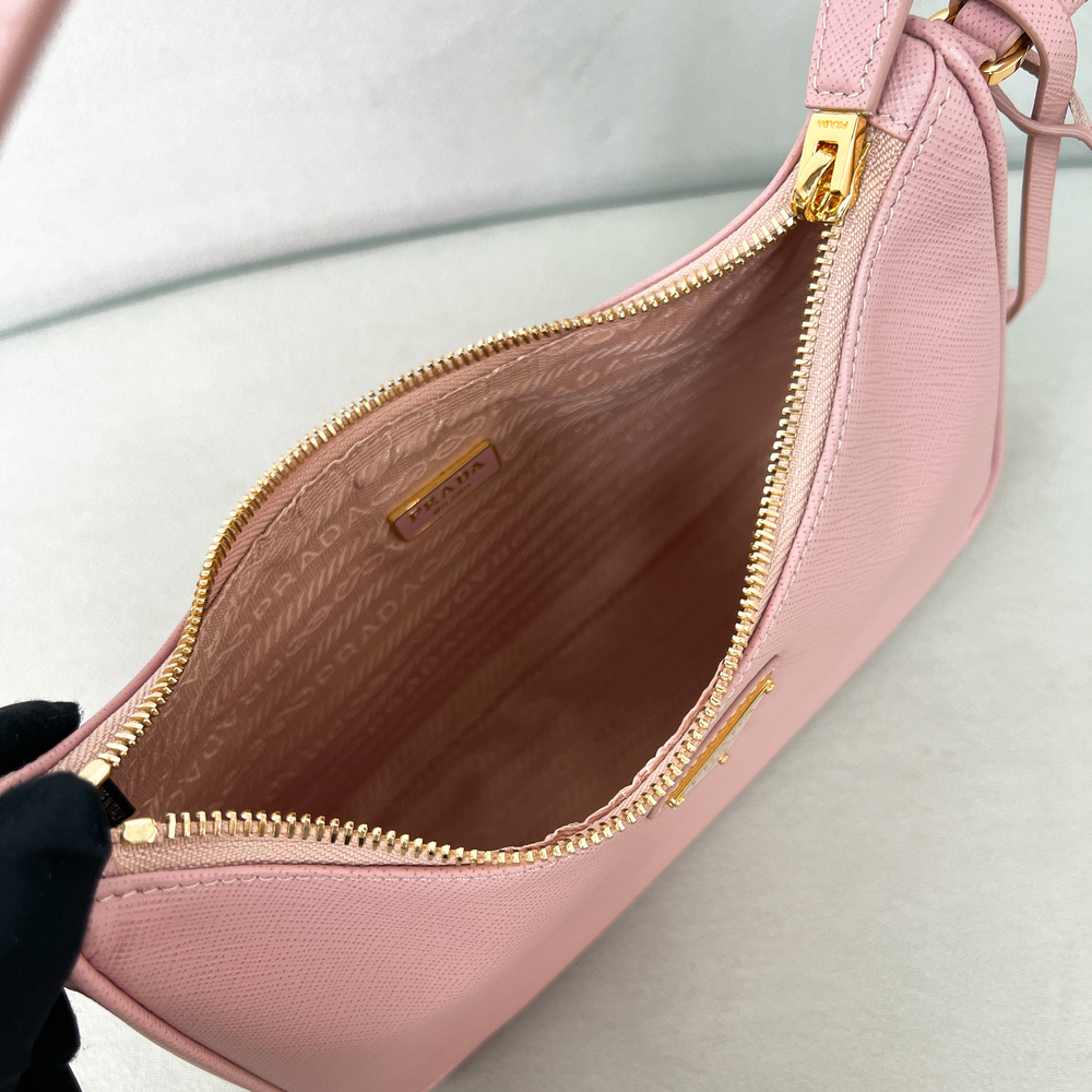Prada Re-Edition 2005 Saffiano