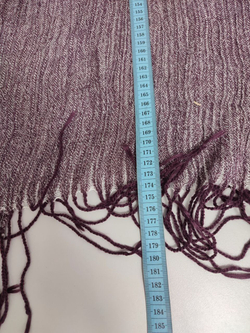 Шарф из вискозы с бахромой