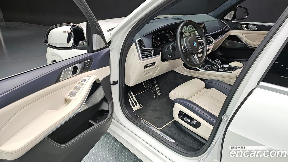 BMW X7 (G07) M50i 6-и местный (07.2021)