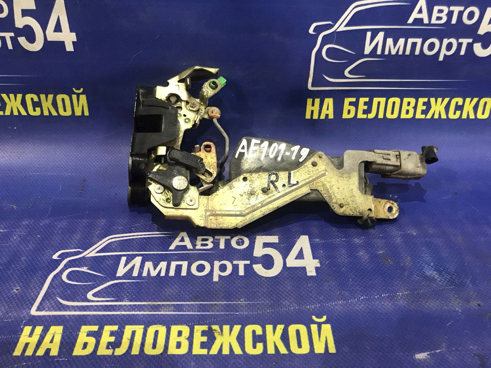 Замок двери задней левой TOYOTA CERES 1992