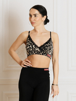 Короткий топ с гипюром с вшитыми чашками