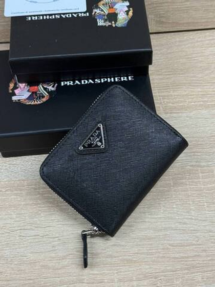 Визитница Prada