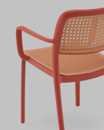 Стул Yona пластиковый с подлокотниками красный