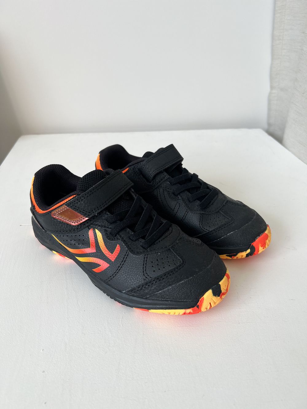 Новые кроссовки Artengo, 33