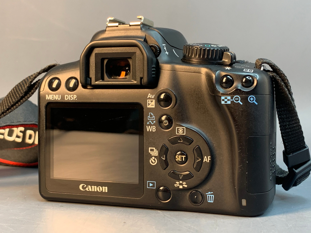 Canon 1000D kit 18-55 mm 3.5-5.6 II