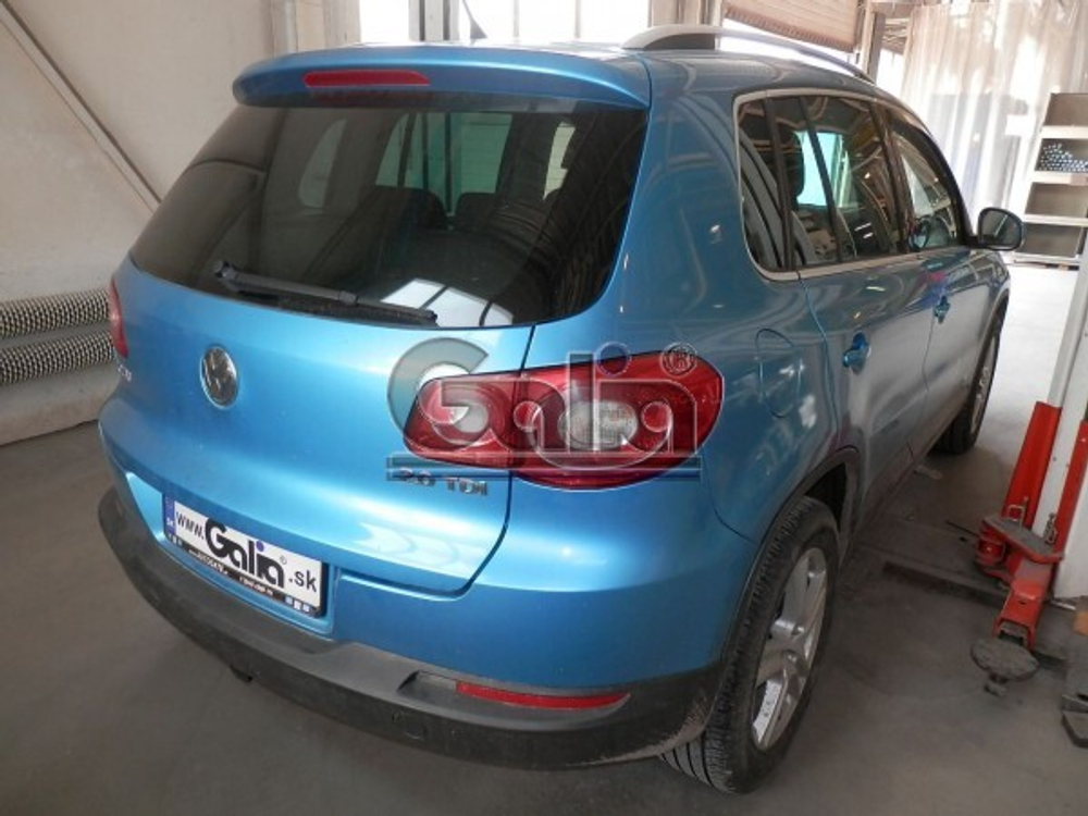 Фаркоп оцинкованный Galia V069A для Volkswagen Tiguan 2007-2016, 2016-, Audi Q3 2011-2018(паспорт и сертификат в комплекте)(без электрики)