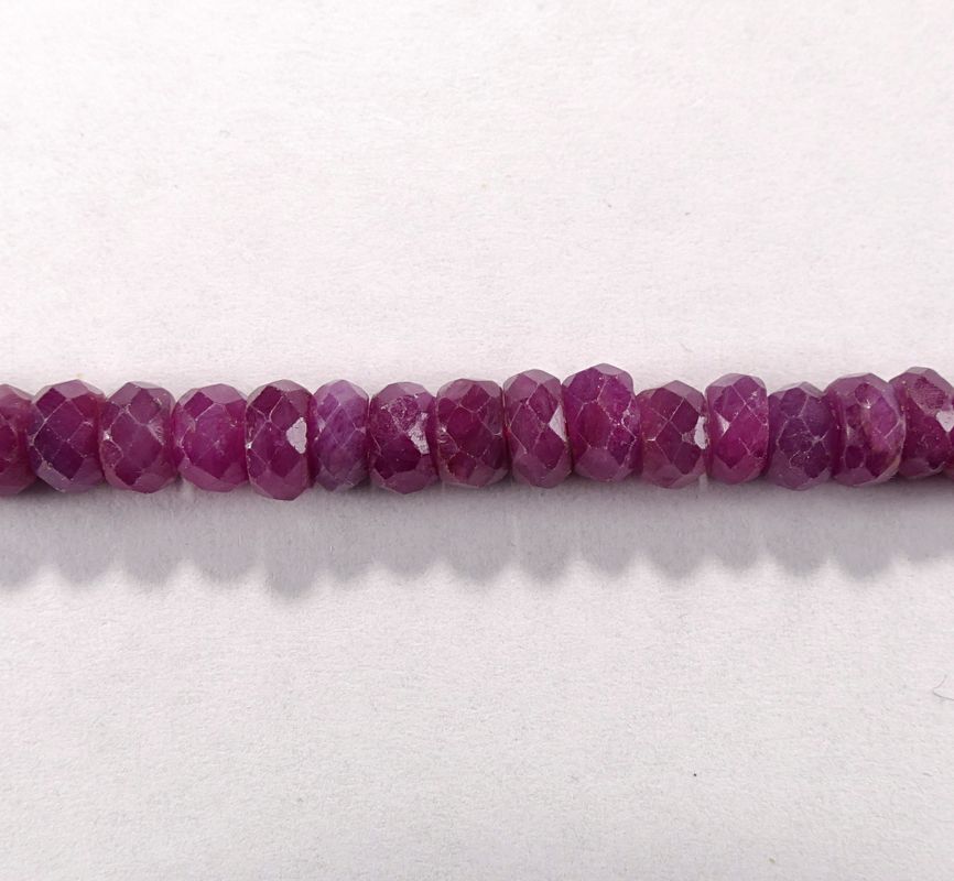 Бусина из корунда пурпурного, класс А, фигурная, 4x6 мм (рондель, граненая)