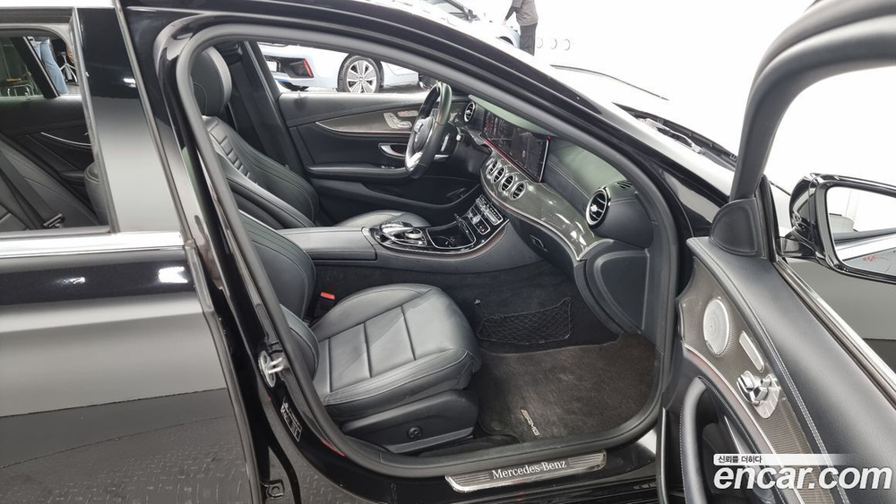 Mercedes-Benz E-Class W213 E350 4MATIC AMG Line (10.2019)
