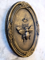 Барельеф на стену из гипса Пчела