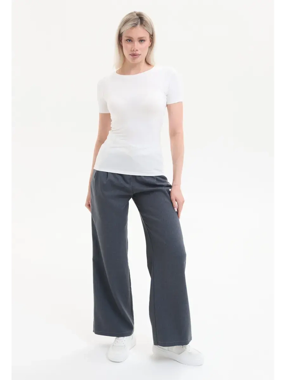 Футболка женская базовая облегающая