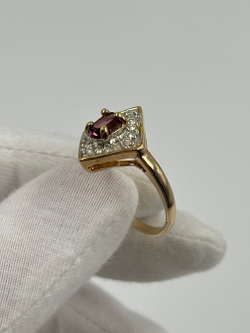 Кольцо с кристаллами