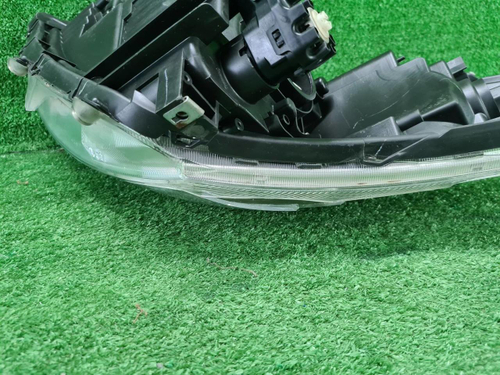 Битая Фара правая Suzuki Swift 4 (2011-2013) галоген