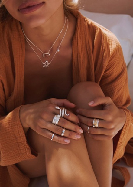 Кольцо «Паку» с серебряным гвоздем и белыми цирконами