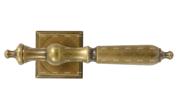 Ручка латунная дверная Удлиненная на квадрате