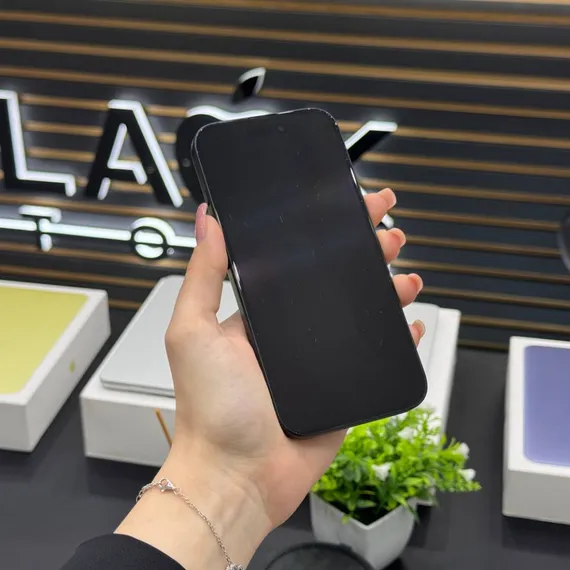 Б/У Телефон Apple iPhone 16 256Gb Black 95% (HRXXMC2KL9)
