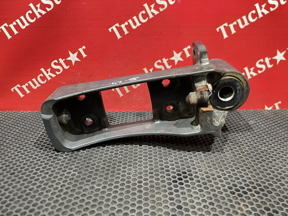 Кронштейн глушителя 2021г.