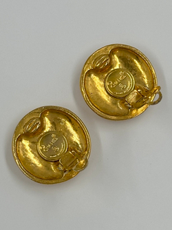 Клипсы с лого Chanel