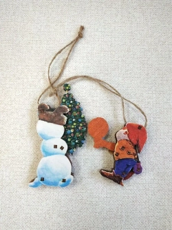 Деревянная игрушка на елку. Художник Владимир Зарубин. Гномик