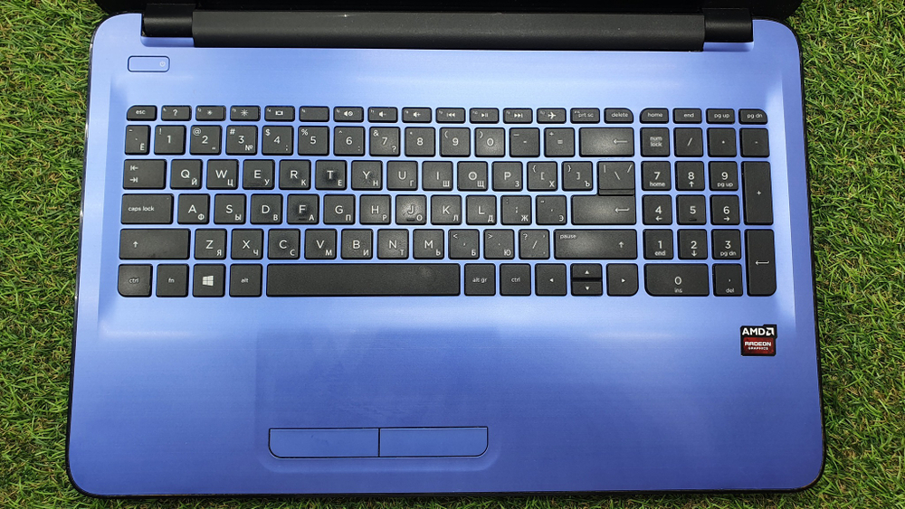 Ноутбук HP A8-7/8 Gb/R5 M330 покупка/продажа