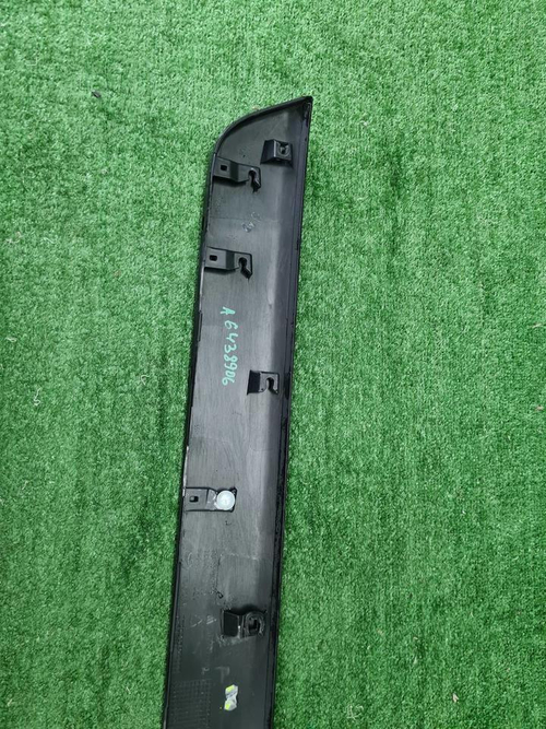 Накладка крышки багажника Toyota RAV4 5 XA50 18-нв