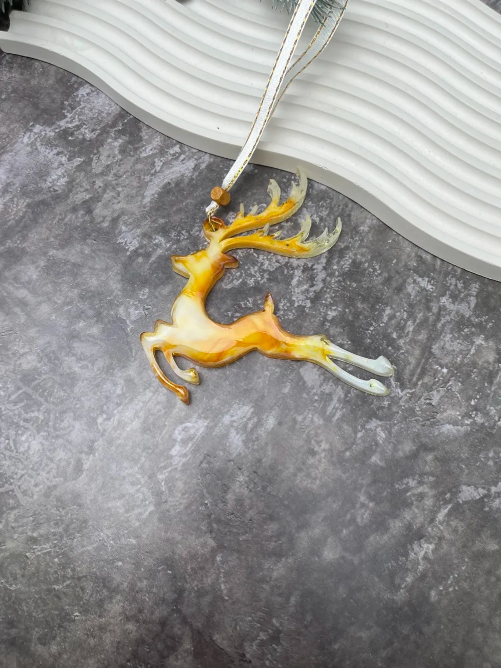 Новогодняя елочная игрушка Олень