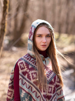 Пончо женское шерстяное с орнаментом