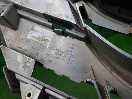 Решетка радиатора Hyundai Santa Fe 3 DM (12-16)