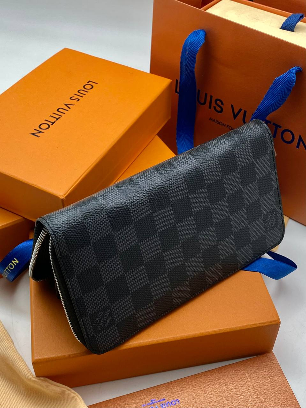 Клатч Louis Vuitton