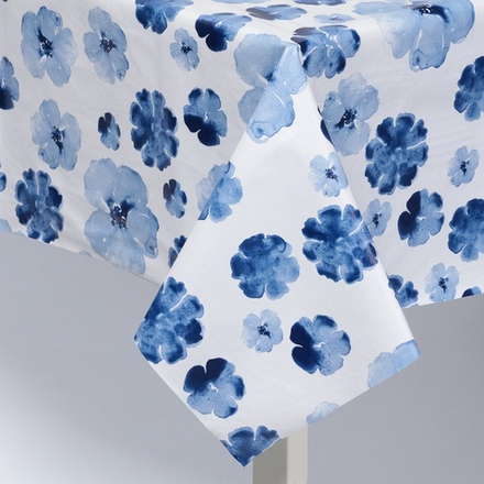 Скатерть на стол Доляна «Фиалки», 137×180 см, сине-белая