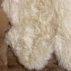 Ковер прямоугольный натуральный мех овчина 200 х 150 см. (6 шкур)