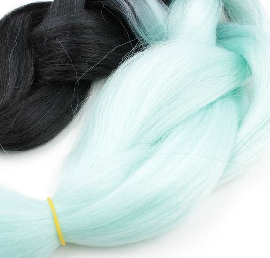 Канекалон 2-цветный 100гр 130см B24 черно ментоловый