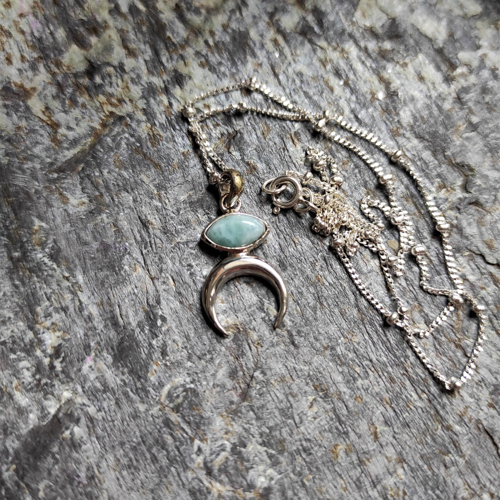 Подвеска ЛУННИЦА  с цепочкой, ларимар, серебро