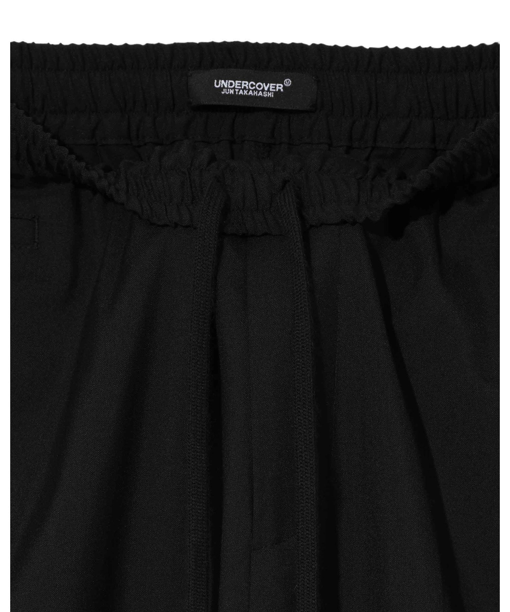 UNDERCOVER БРЮКИ ЧЕРНЫЕ С НАШИВКОЙ И АППЛИКАЦИЕЙ