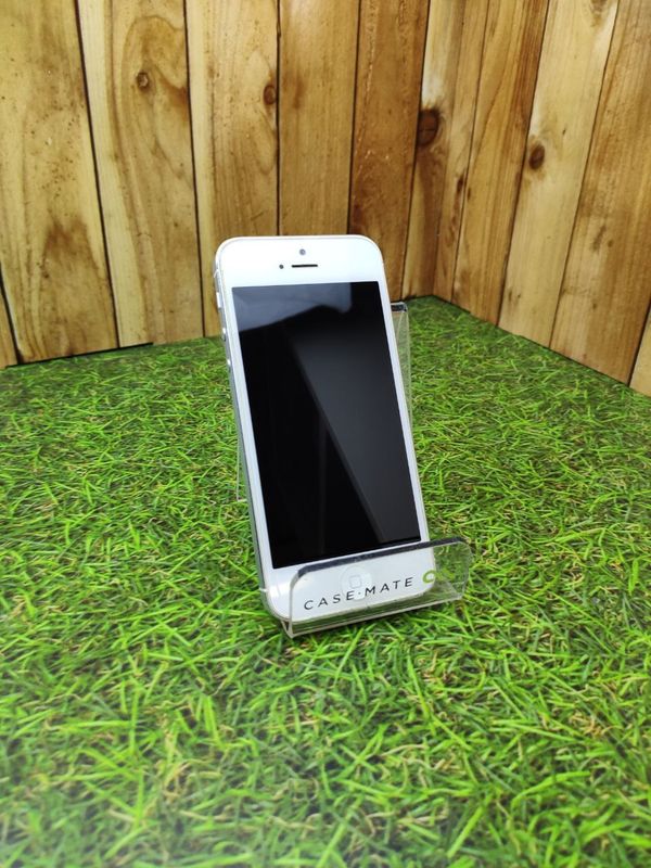 Смартфон Apple iPhone 5 32 ГБ, 1 SIM, серебристый (Витринный)