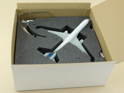 Модель самолета Boeing 757-200 (М1:200, KAZAKHSTAN)