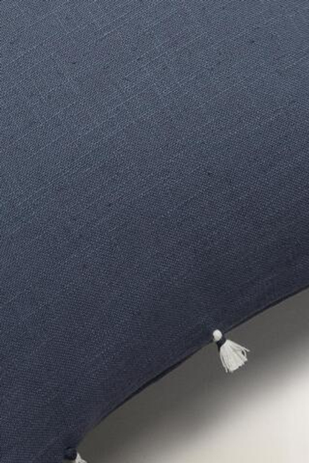 ZARA HOME ЧЕХОЛ ДЛЯ ДЕКОРАТИВНОЙ ПОДУШКИ С КИСТОЧКАМИ, СИНИЙ