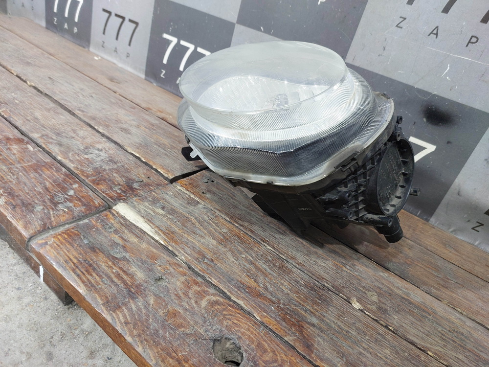 Фара левая галоген Nissan Juke (F15) 11-19 Б/У Оригинал 260601KA0A