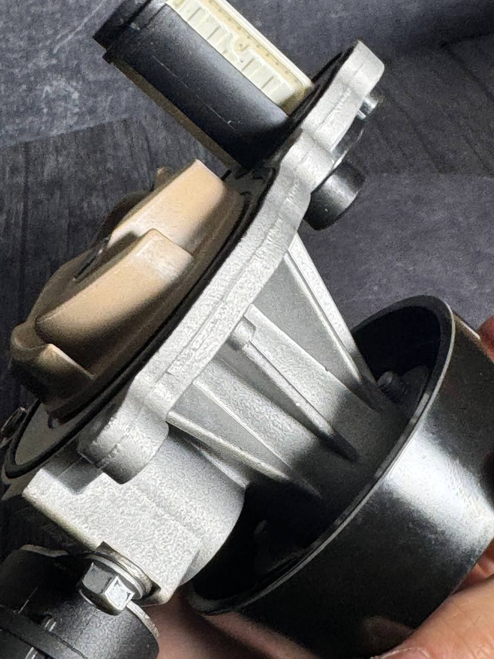 Насос охлаждающей жидкости BMW 11518638026