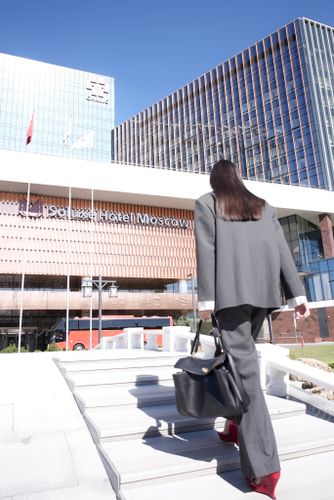 Серый брючный костюм Baguette