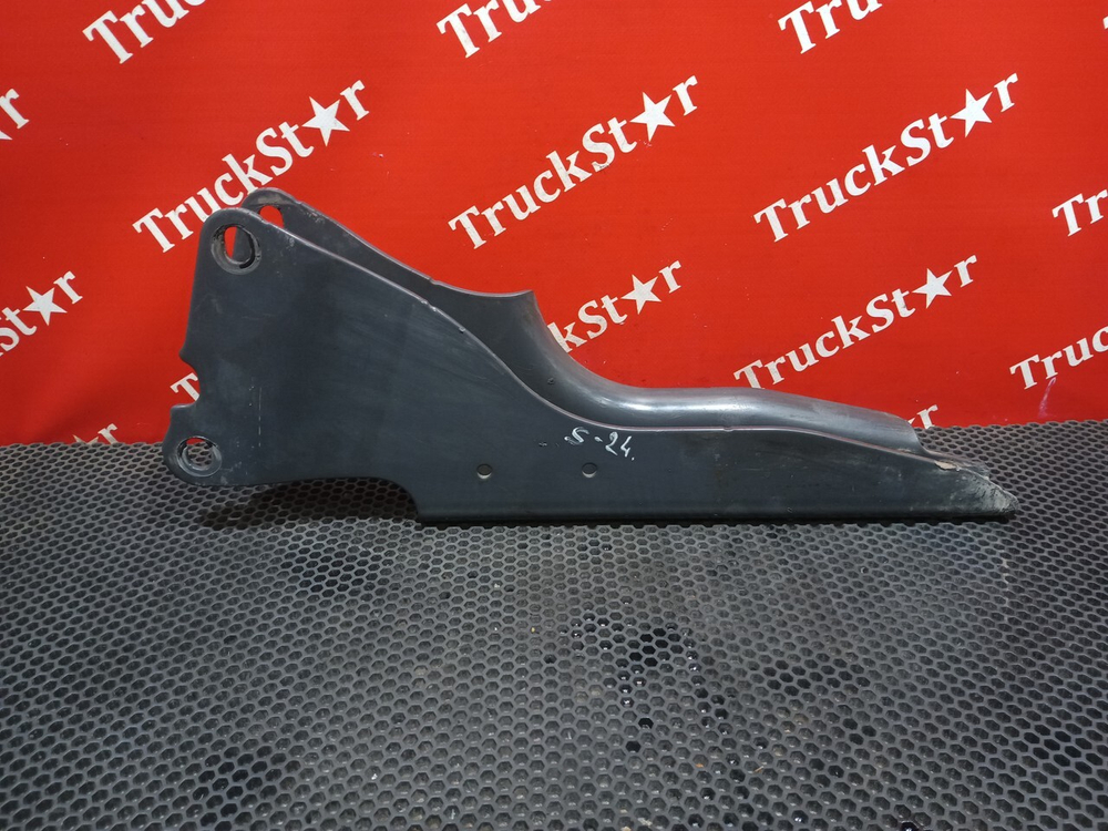 Кронштейн кабины правый 2021г.