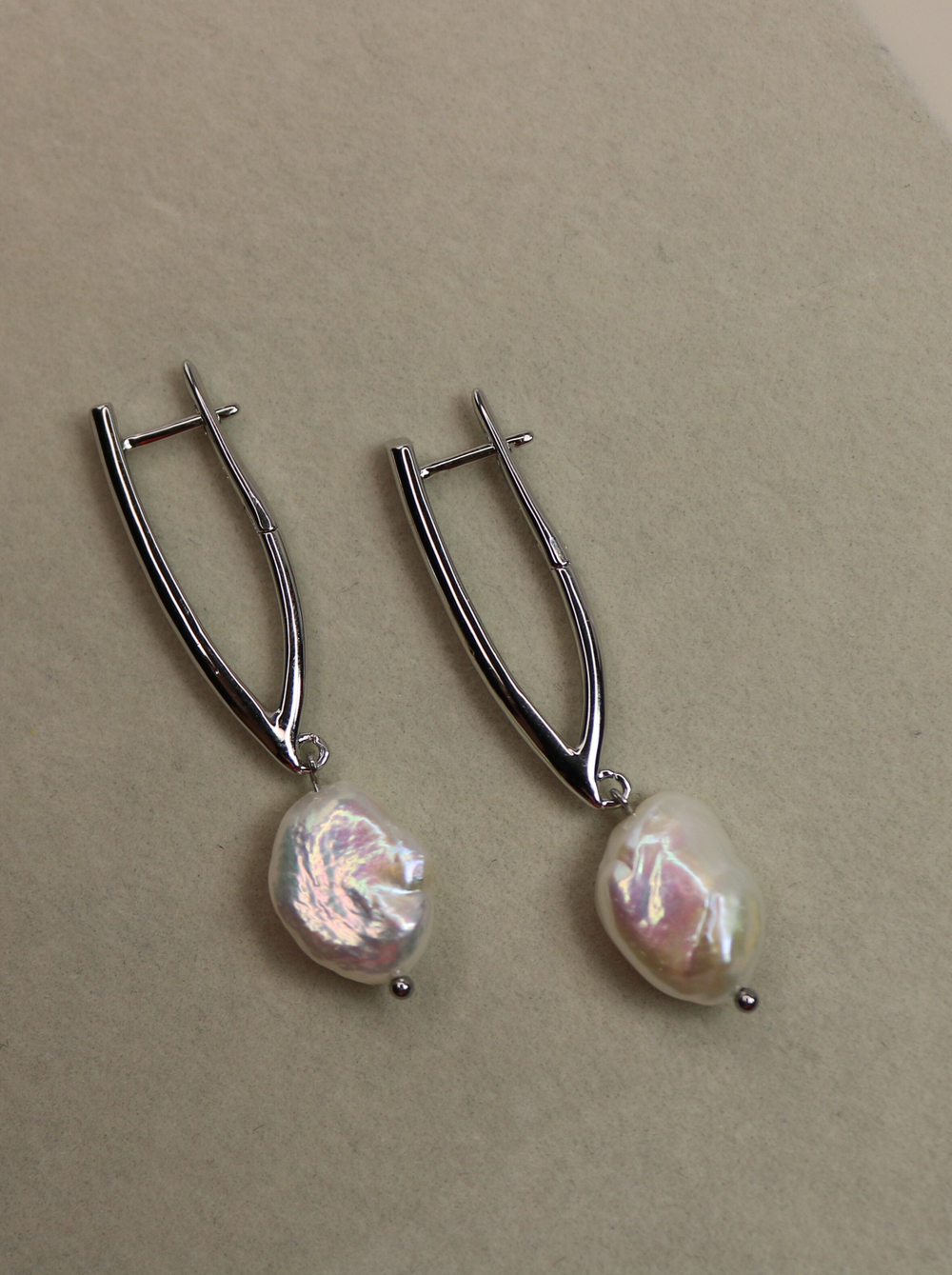 Серьги с натуральным барочным жемчугом "Жемчужный штрих"