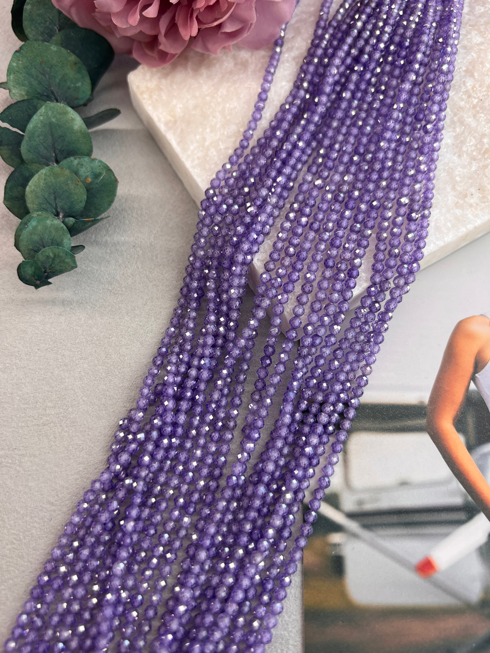 Бусины циркона (фианиты) 3 мм, нить 37 см, фиолетовый