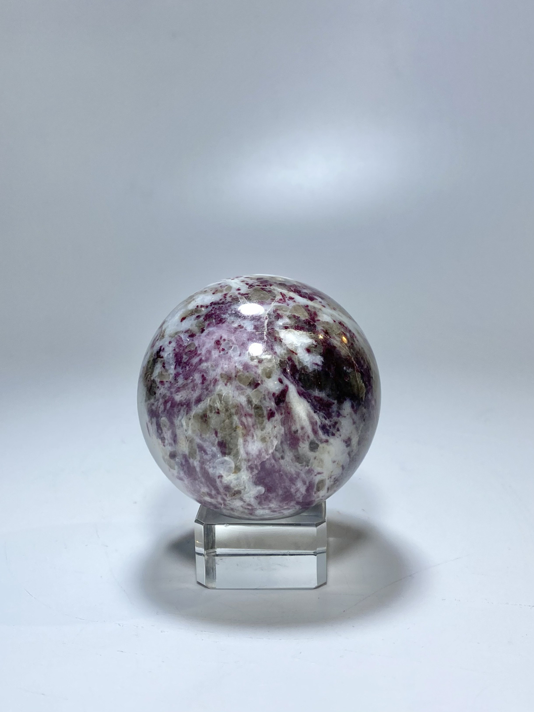 Шар из розового турмалина