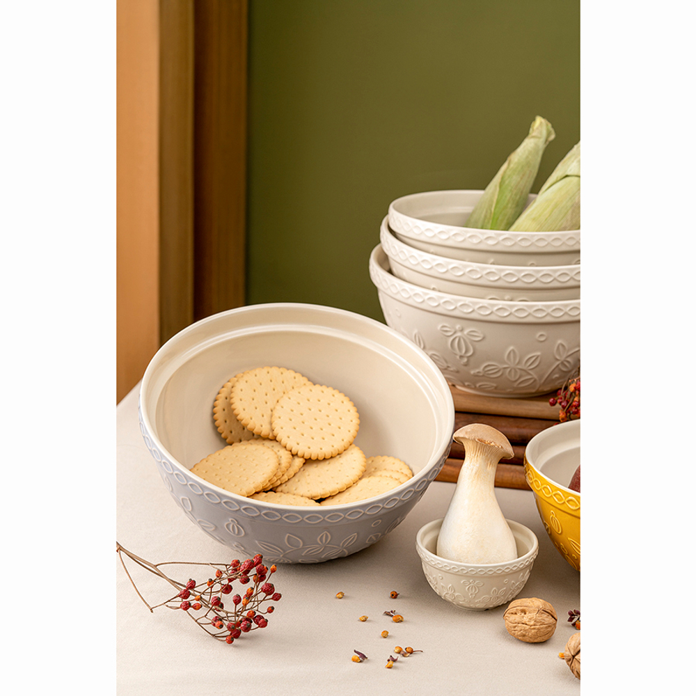 Миска серого цвета с рельефным узором Ягоды Тайги из коллекции russian north, 2,8 л