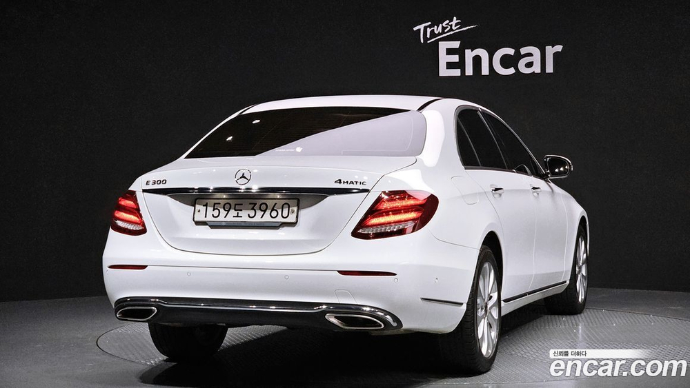 Mercedes-Benz E-Class W213 E300 4MATIC Exclusive (04.2020)