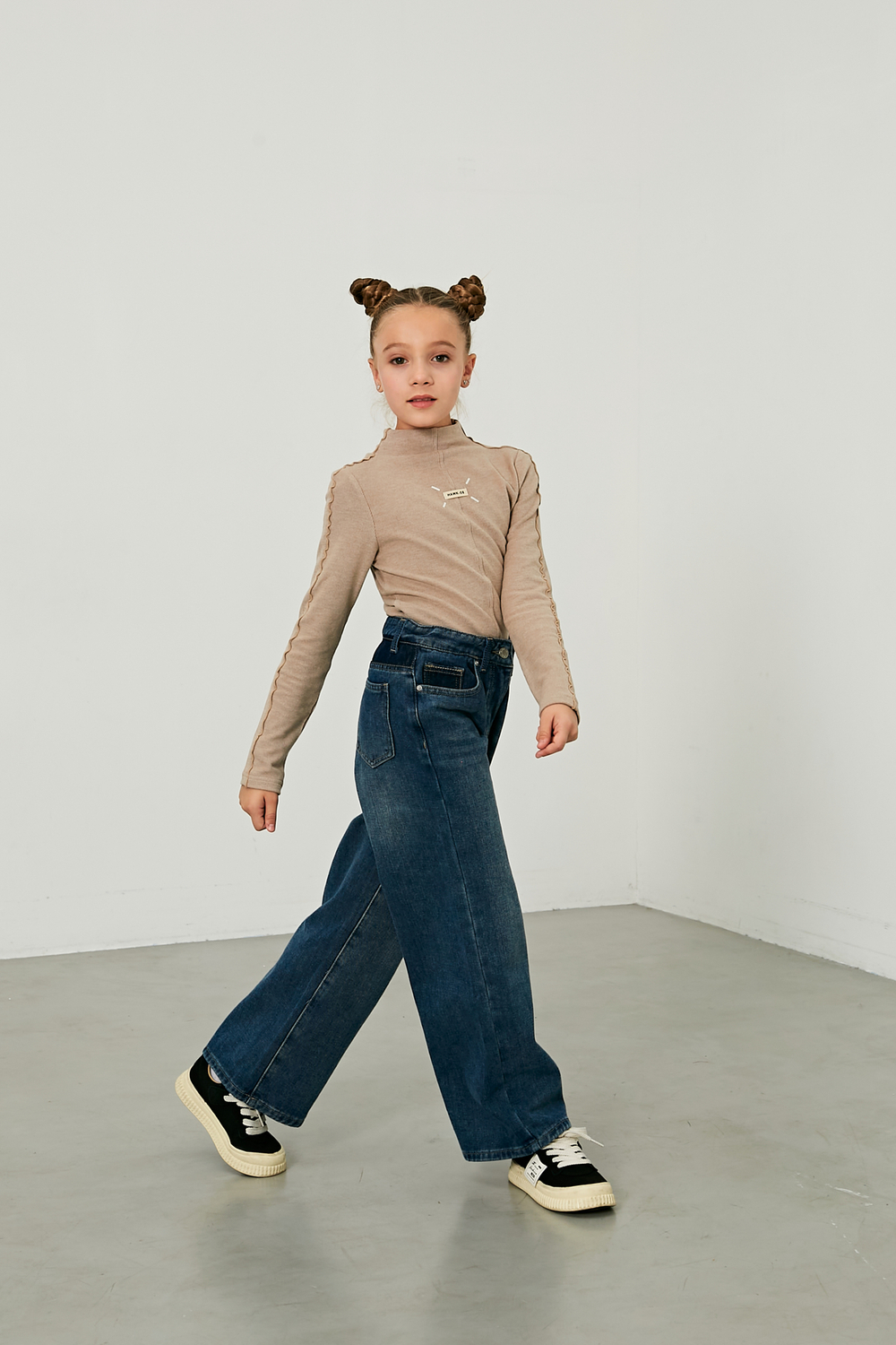 Джинсы д/д DELORAS 22389